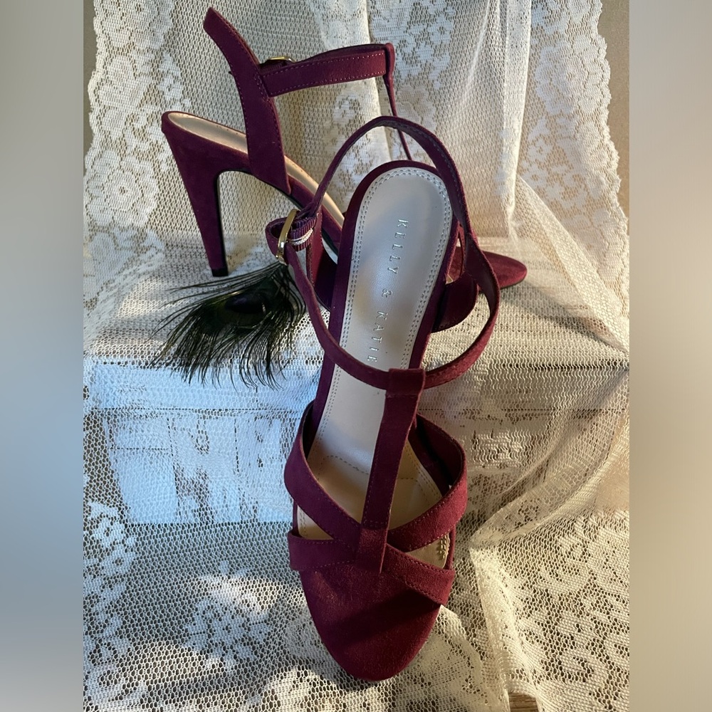 NWOT Kelly & Katie stiletto sandals